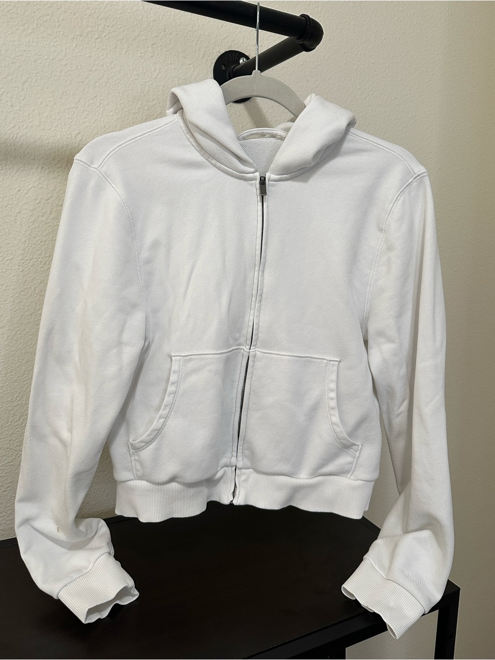 Vuori White Full-Zip Hooded Sweatshirt